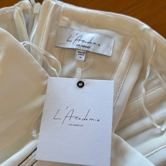 Vera Top in White by
L'ACADEMIE - Picture 10 of 14